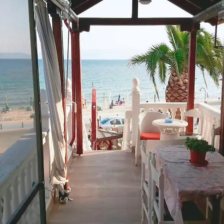 Palm Garden Apartment *