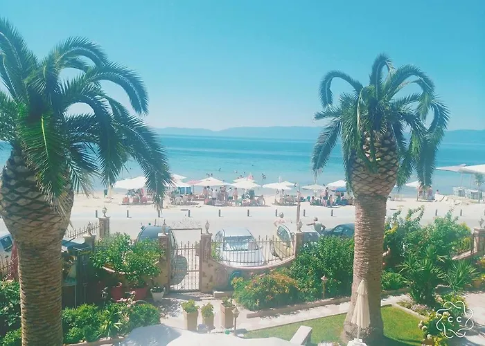 Palm Garden Apartment *