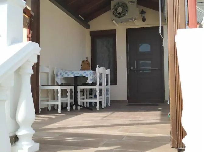 Palm Garden Apartment *